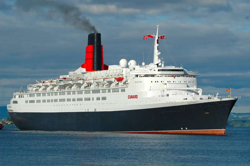 shipphotoqueenelizabeth2.jpg