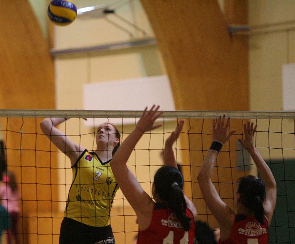 blak throttur afturelding 11042014 0022 web