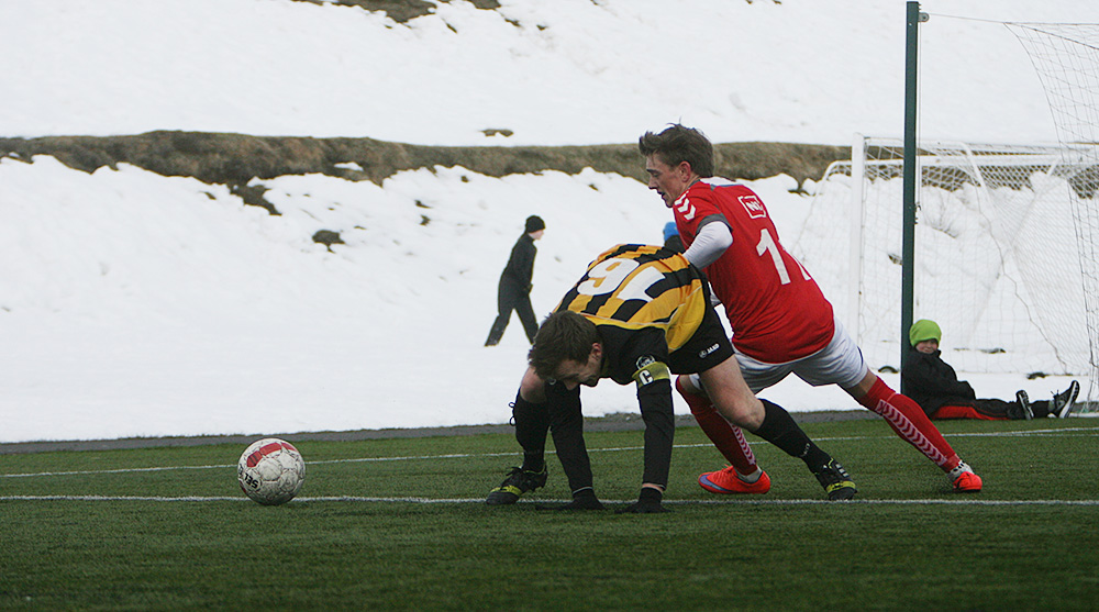 fotbolti leiknir huginn bikar 0013 web