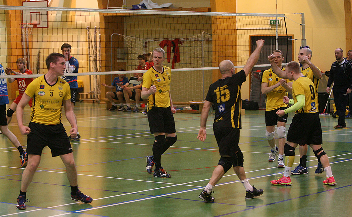 Blak Throttur Hk Kk April16 0092 Web