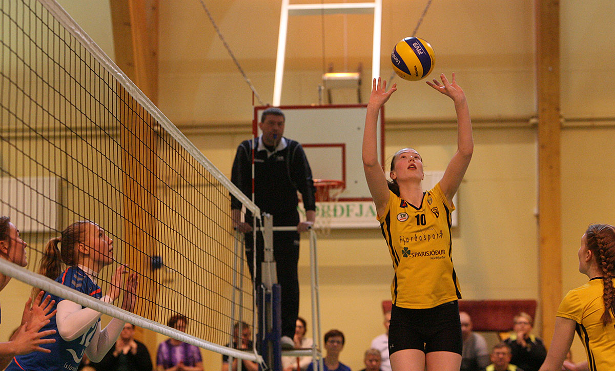 Blak Throttur Hk Kvk April16 0103 Web