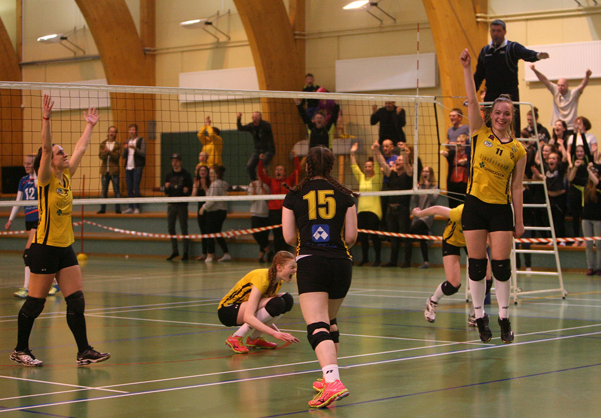 Blak Throttur Hk Kvk April16 0170 Web