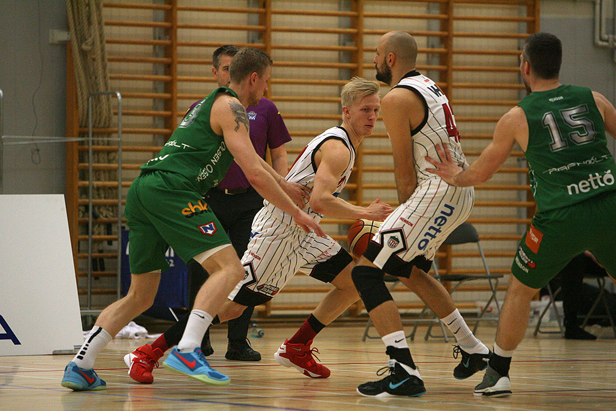 Karfa Hottur Njardvik Jan15 0060 Web