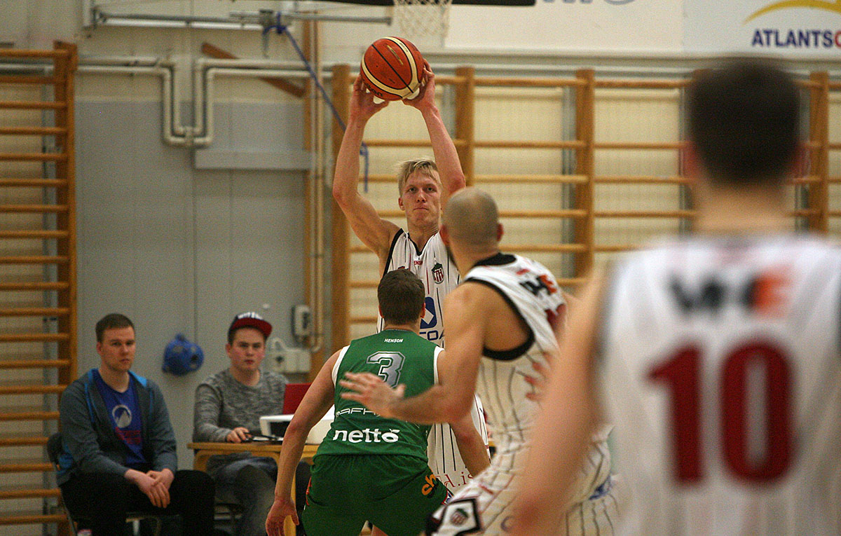 Karfa Hottur Njardvik Jan15 0219 Web