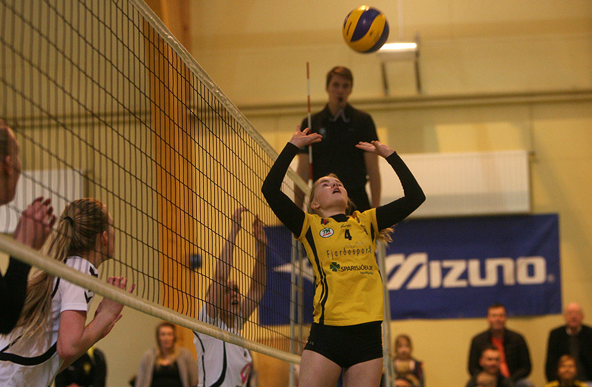 Blak Throttur Throtturr Des17 Kvk 0021 Web