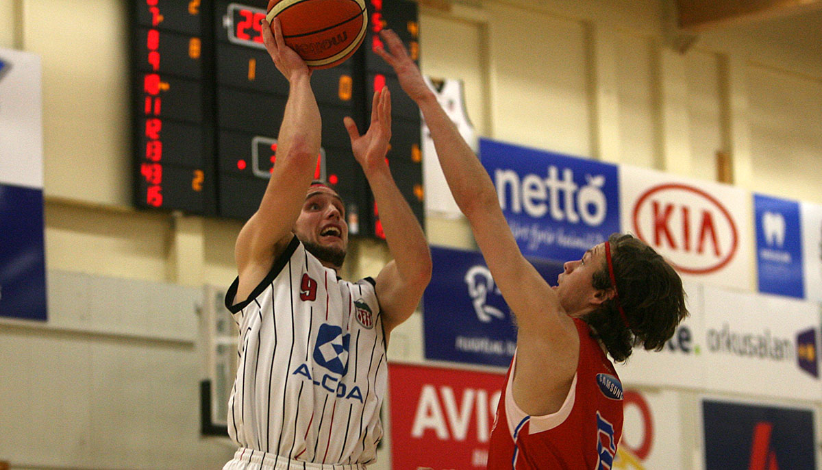 Karfa Hottur Valur Feb17 0025 Web