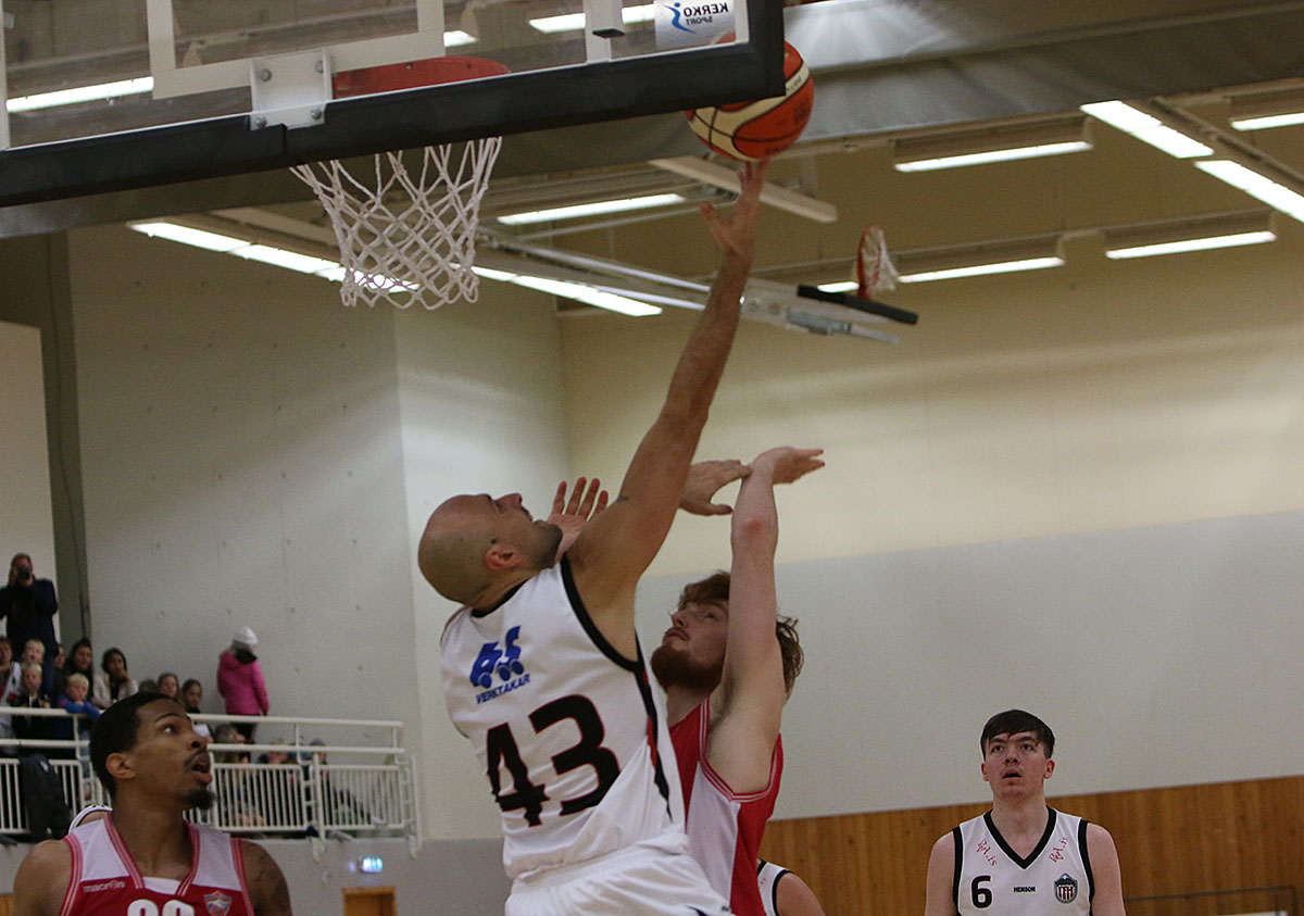 Karfa Hottur Valur Okt17 0013 Web