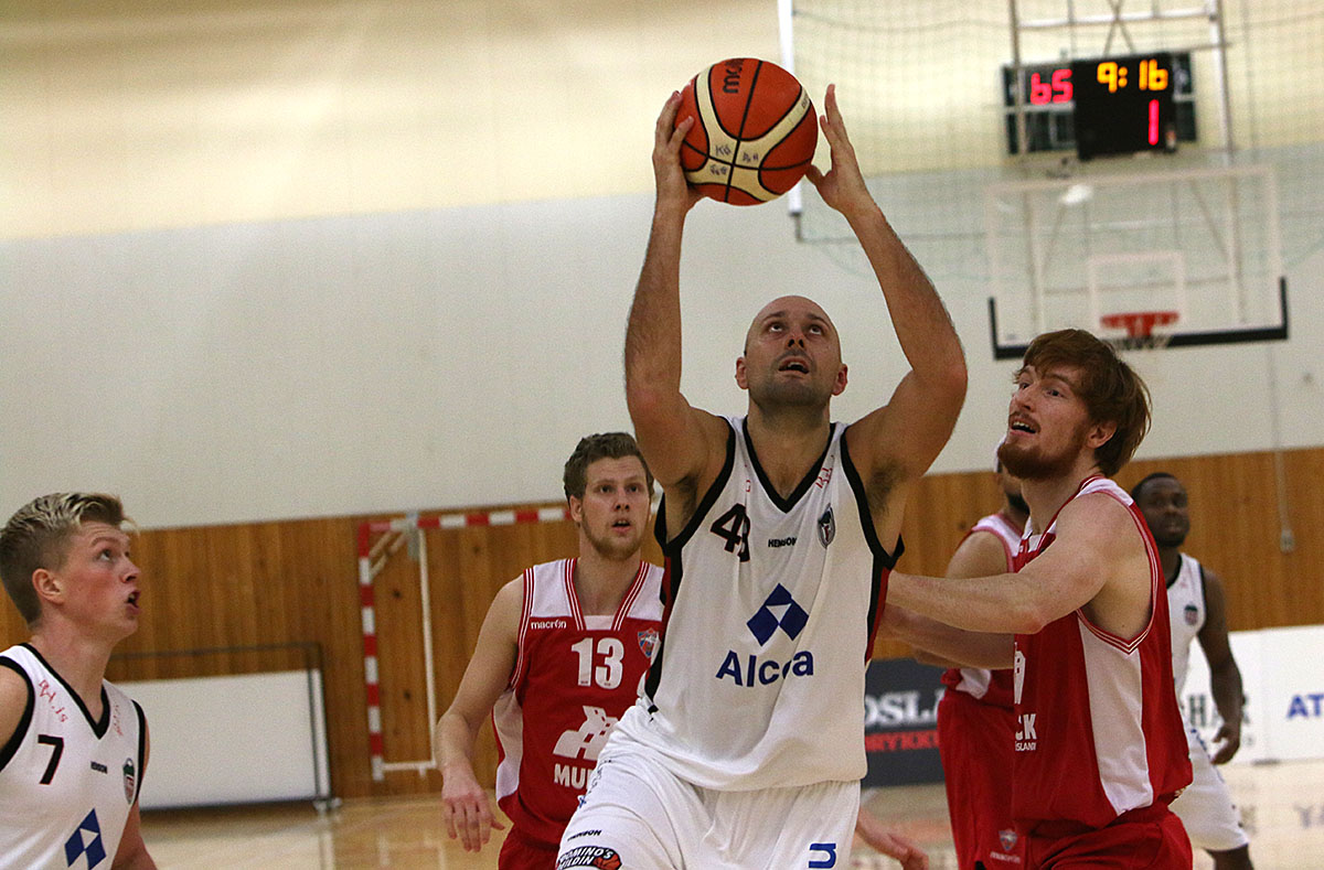 Karfa Hottur Valur Okt17 0084 Web