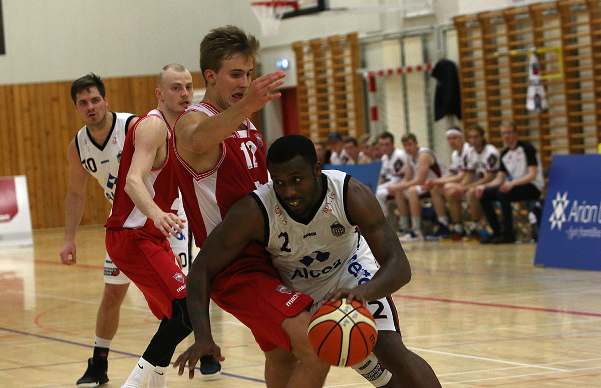 Karfa Hottur Valur Okt17 0122 Web