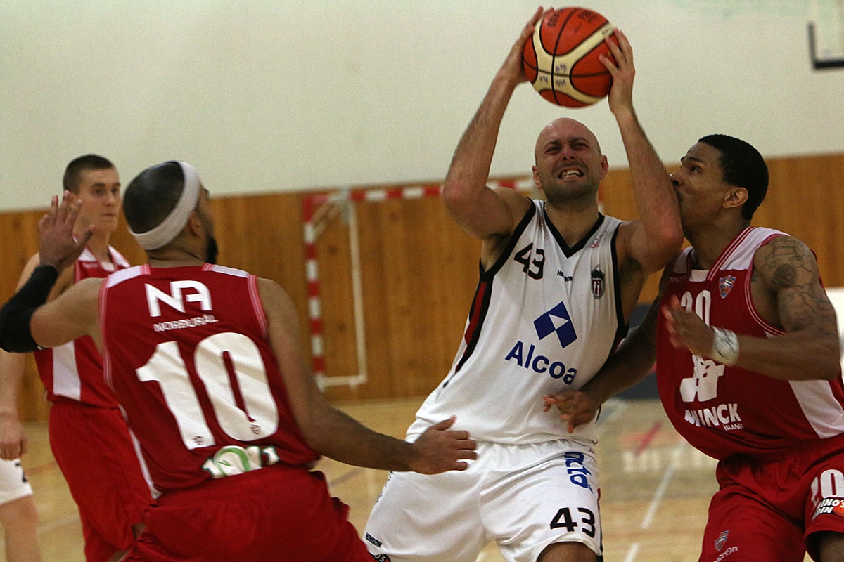 Karfa Hottur Valur Okt17 0159 Web