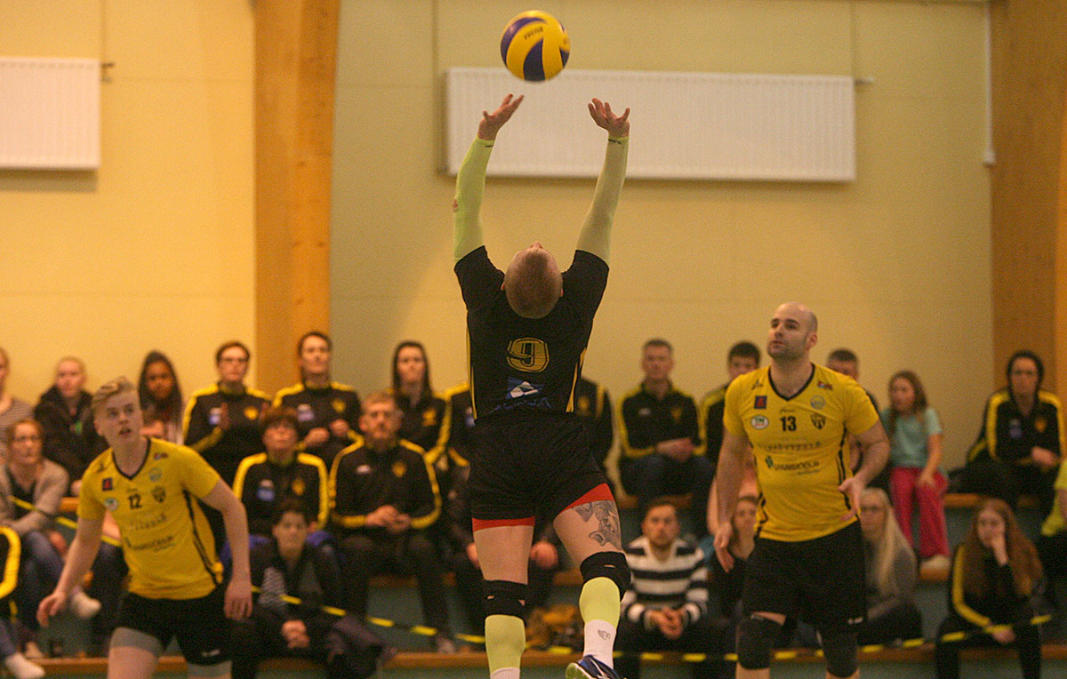 Blak Throttur Hk Kk Mars18 0044 Web