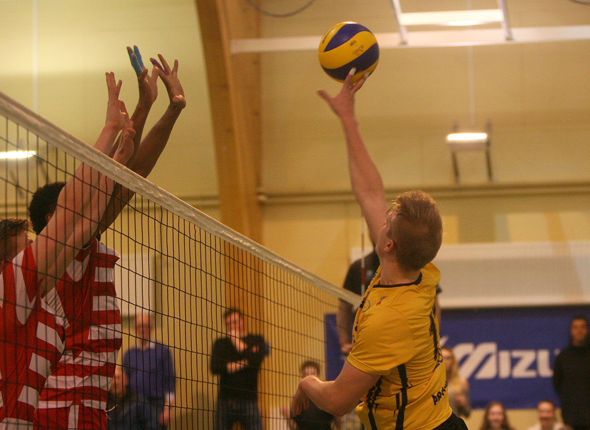 Blak Throttur Hk Kk Mars18 0077 Web