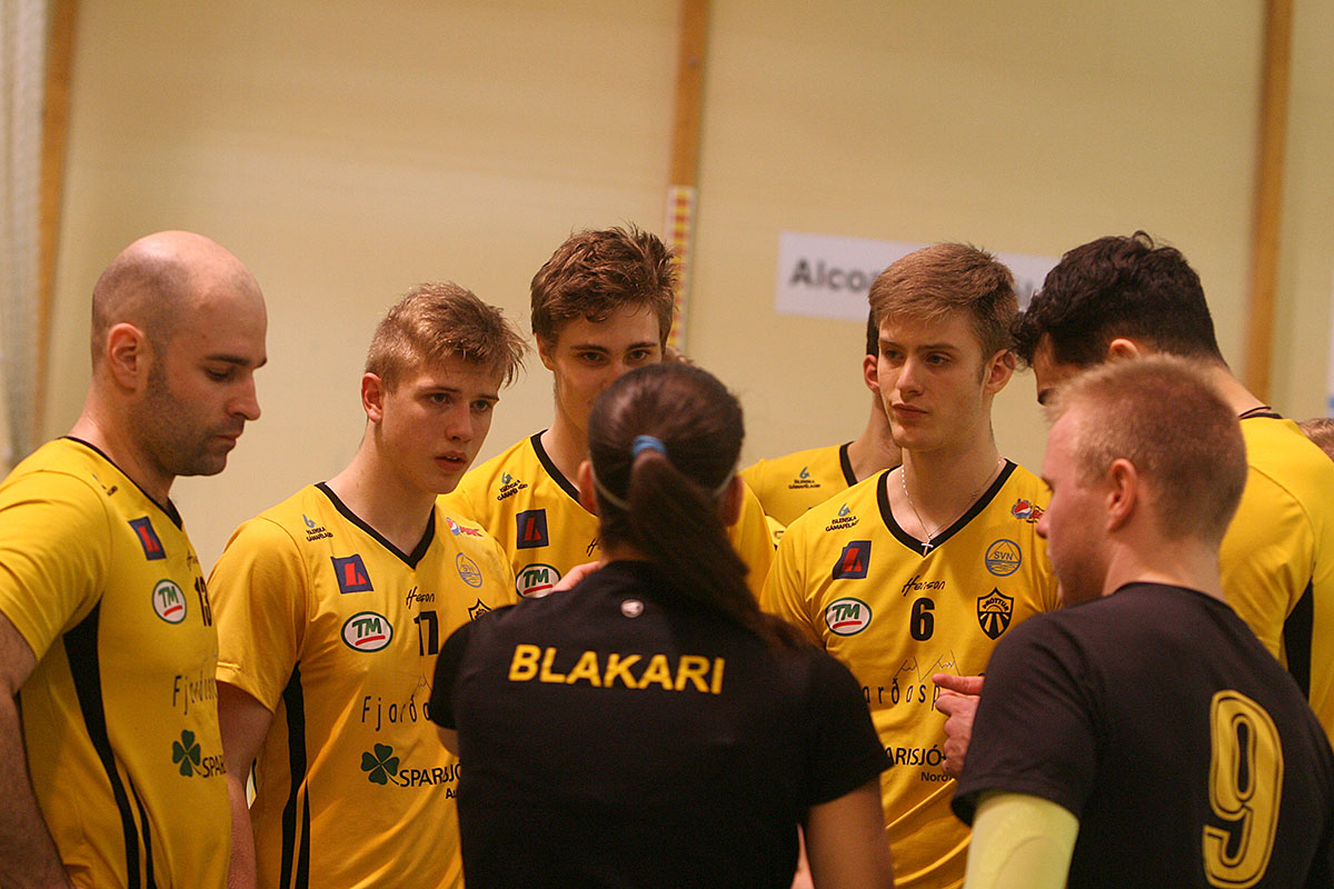 Blak Throttur Hk Kk Mars18 0091 Web