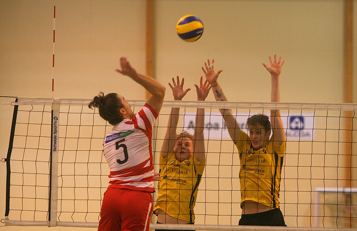 Blak Throttur Hk Kk Mars18 0115 Web