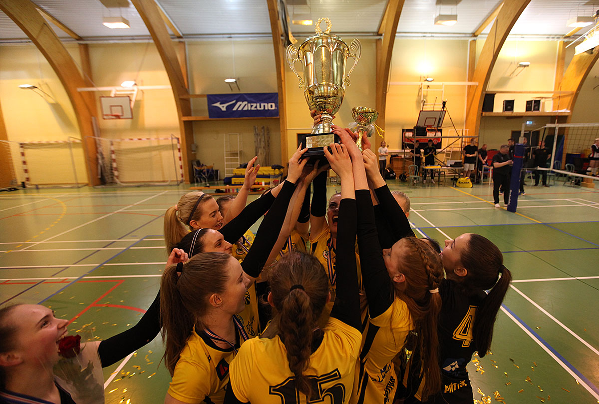 Blak Throttur Umfa Leikur2 April18 0205 Web